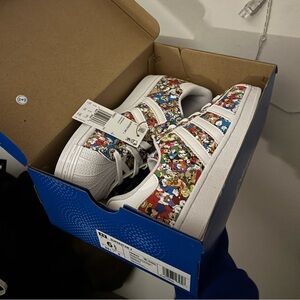 Adidas kids superstars size 6.5